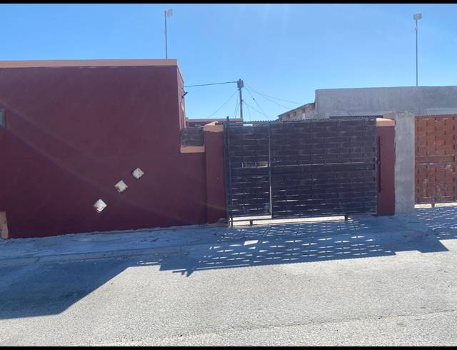 4 BEDROOM FREEHOLD FOR SALE IN PHILIPPI